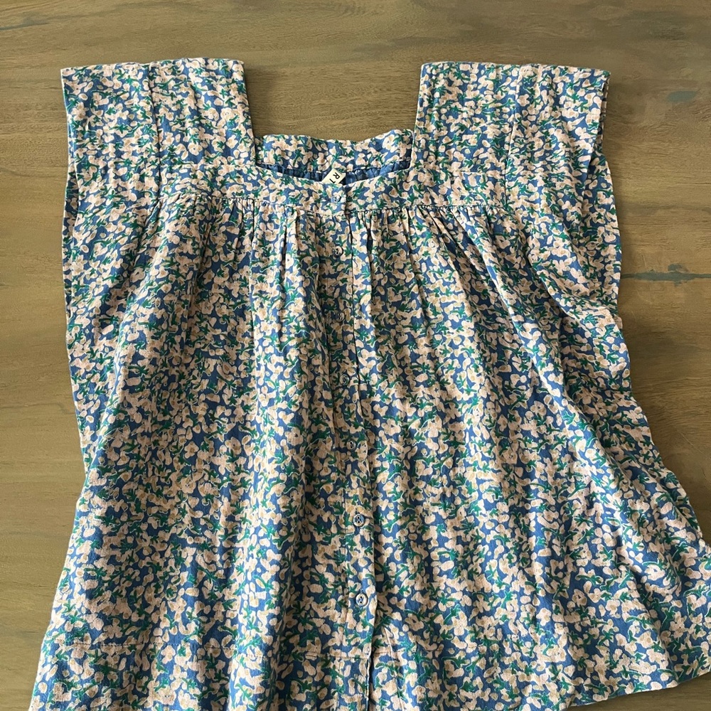 Mirth women’s linen top, size M